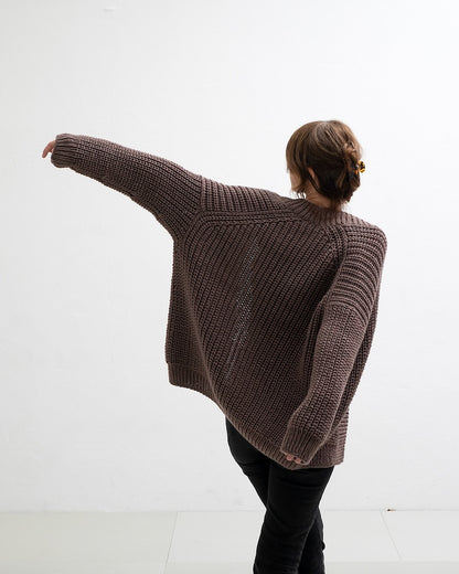 Clara Cardigan | lässige Jacke im Halbpatent aus Re:Treat Chunky Roving von West Yorkshire Spinners
