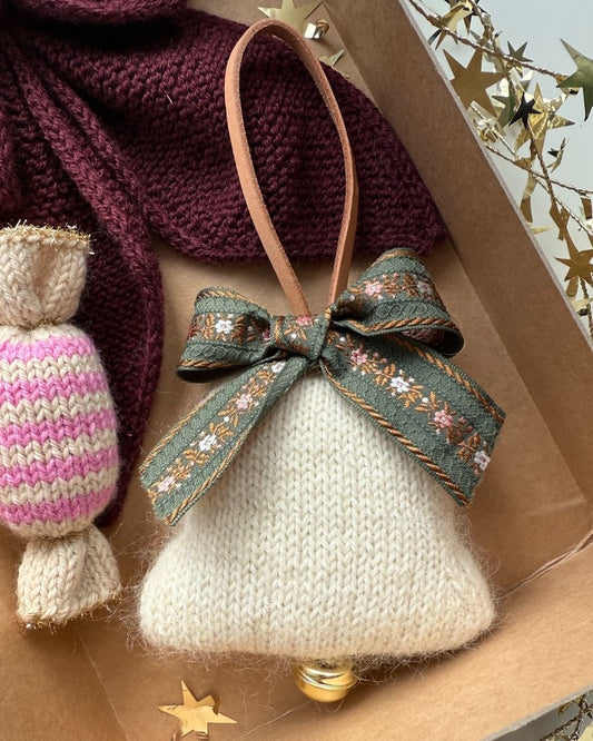 Christmas Bell | zarte Home Deko mit Sunday und Tynn Silk Mohair von Sandnes Garn