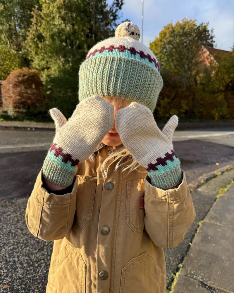 Cross Set | kontrastreiches Muster aus Double Sunday von Sandnes Garn