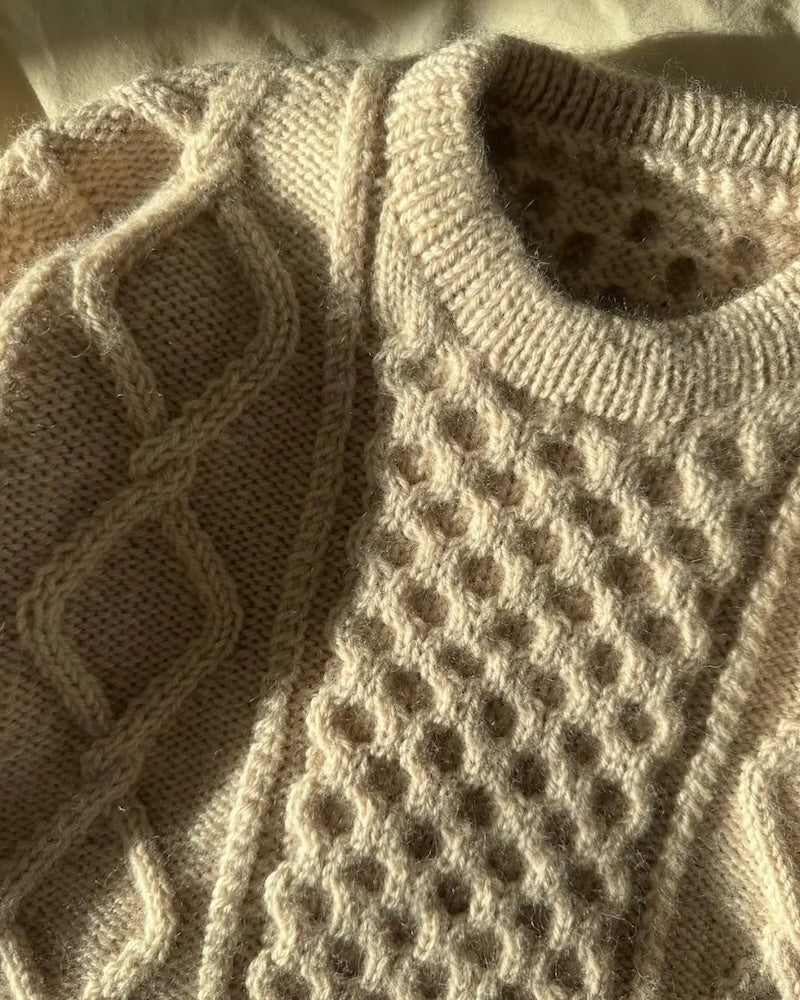 Dagmar Sweater Kids von PetiteKnit mit Peer Gynt von Sandnes Garn 3