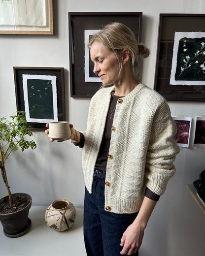 PetiteKnit Esther Jacket aus Fritidsgarn 1