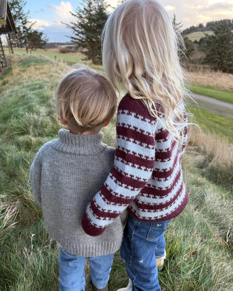 PetiteKnit Key Sweater Kids mit Peer Gynt von Sandnes Garn 2