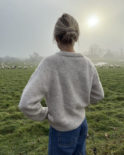 Monday Sweater | Basic for every day made from Tynn Peer Gynt and Tynn Silk 