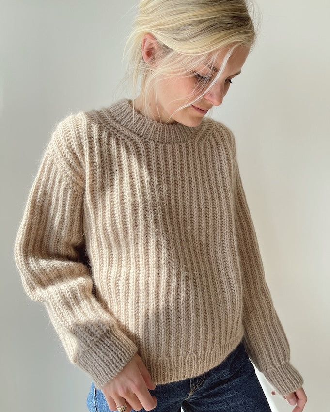 PetiteKnit September Sweater aus Peer Gynt mit Tynn Silk Mohair von Sandnes Garn 1