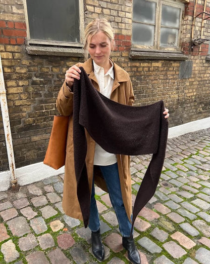 Sophie Shawl - Far | afslappet favorit i Far fra Woolfolk