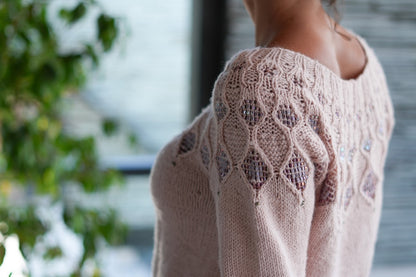 Kaleidoscope Sweater | glitzer Perlen und Double Sunday von Sandnes Garn