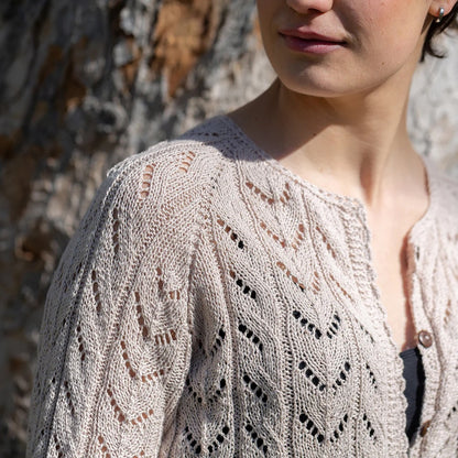 Light Drift Cardigan | luftiges Lochmuster aus Nepal von Pascuali
