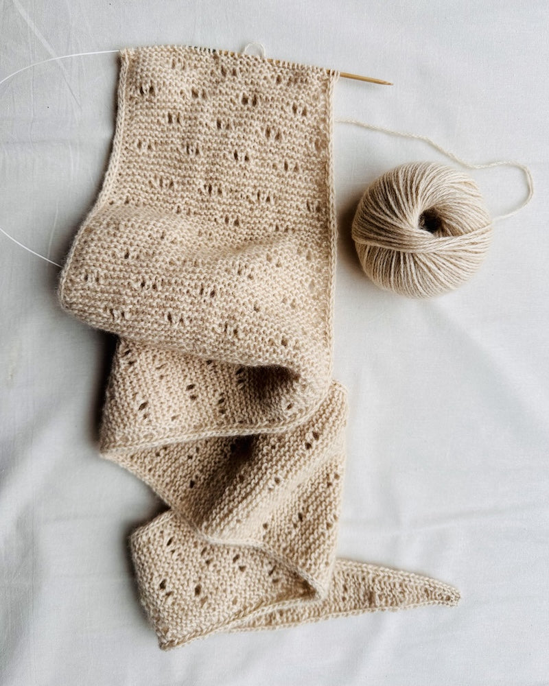 Rabea von gute-garne Fortune Cookie Shawl mit Classic Cashmere von Cardiff 4