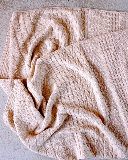 Jahresdecke | feine Musterstreifen aus Atlas von Sandnes Garn