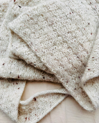 Rabea von gute-garne Pebble Shawl mit Plötulopi von Lopi Island und Tynn Silk Mohair von Sandnes Garn 6