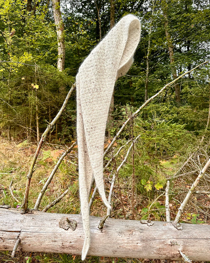 Rabea von gute-garne Pebble Shawl mit Plötulopi von Lopi Island und Tynn Silk Mohair von Sandnes Garn 10