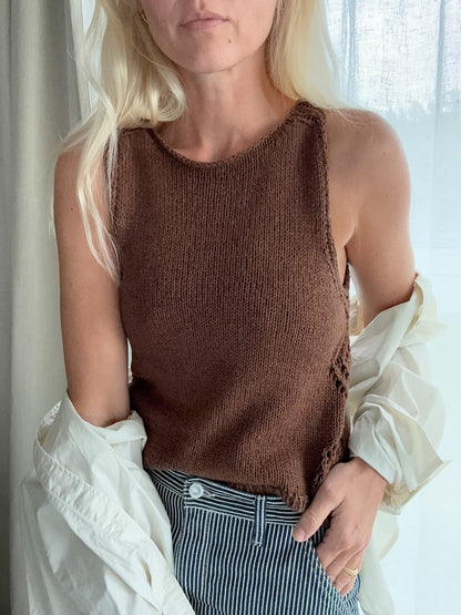 Romy Top | mit seitlcihem Lochmuster aus Pure Silk von Knitting for Olive