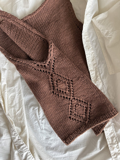 Romy Top | mit seitlcihem Lochmuster aus Pure Silk von Knitting for Olive