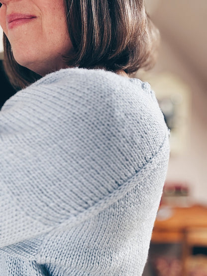 Gween Cardigan | klassisch im Book-Club-Look aus Peer Gynt von Sandnes Garn