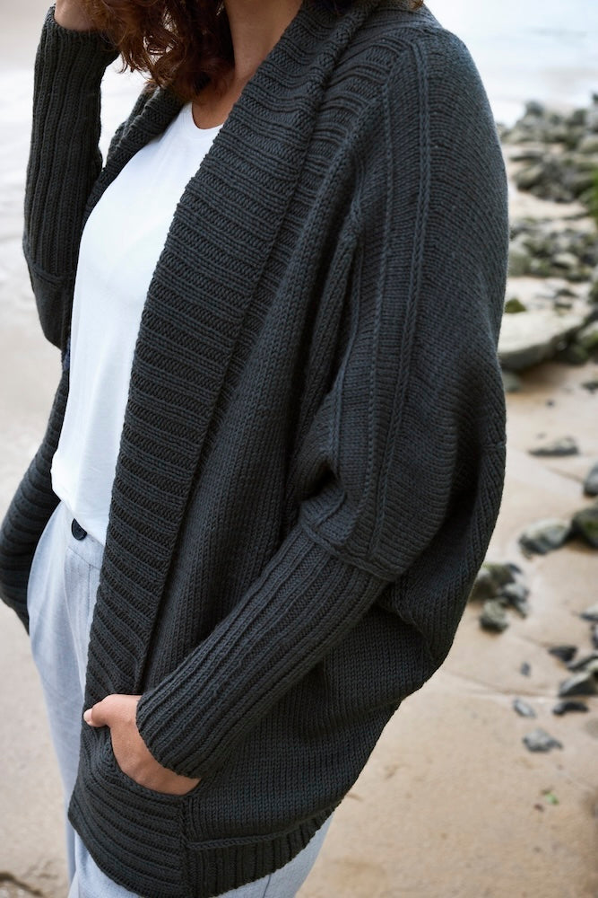 Rosy Green Wool, Becky Baker, Festa Cardigan, cornwall schiefer 2