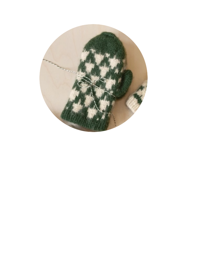 Christmas Tree Mittens | festliche Fäustlinge mit Fritidsgarn von Sandnes Garn - mit gedruckter Anleitung