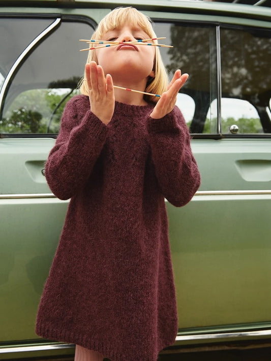 Sweet Pea Dress Sandnes 2506 | feines Muster aus Kos von Sandnes Garn