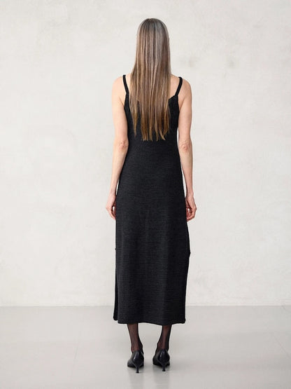 Emerson Dress | Trägerkleid mit Alpakka Silke und Alpakka Folgetrad von Sandnes 2507
