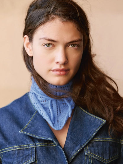 Agnes Head Scarf | mit I-Cord Bändern aus Cashmere von Sandnes Garn