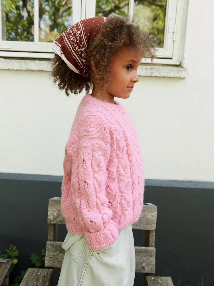 Junia Sweater Kids | leichter Zopfmuster-Pullover aus Kos von Sandnes Garn