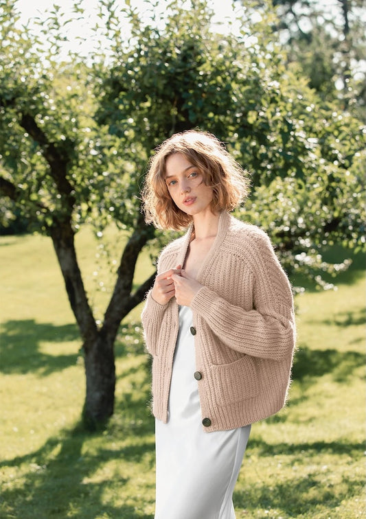 Hennie Jacke | lässiger Cardigan im Halbpatent aus Double Sunday und Tynn Silk Mohair von Sandnes Garn