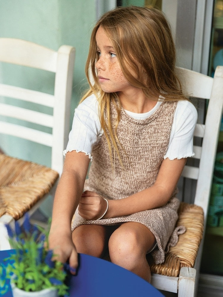 Sandnes Kollektion 2405 Minnie Dress Junior aus Mandarin Petit und Tynn Line 6