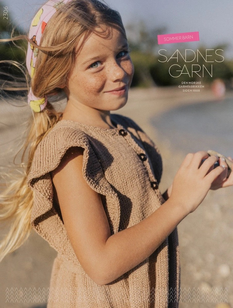 Sandnes Magazin 2306, Sommer Kinder, Titelbild Kleid