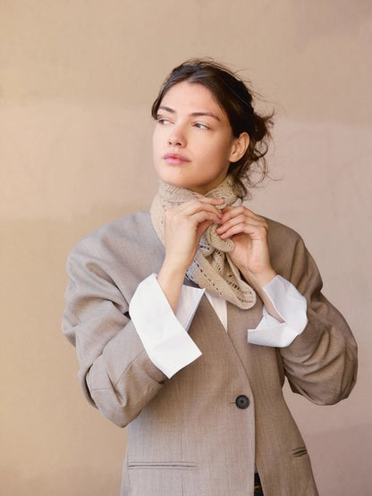 Petra Scarf | Lochmustertuch aus Cashmere von Sandnes Garn