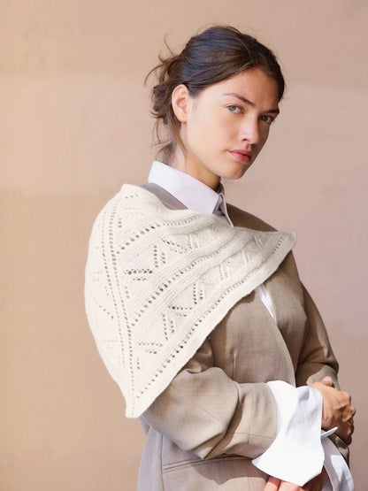 Petra Scarf | Lochmustertuch aus Cashmere von Sandnes Garn