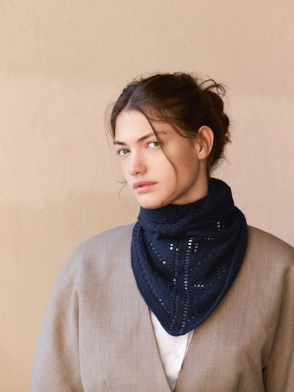 Petra Scarf | Lochmustertuch aus Cashmere von Sandnes Garn