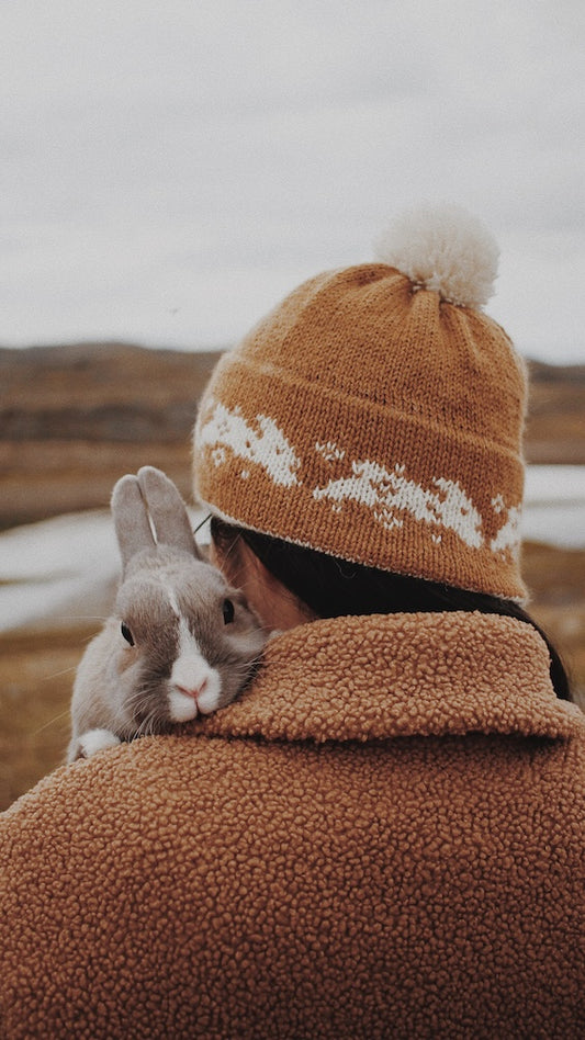 Saskie Hat | bezaubernde Häschen aus Sunday von Sandnes Garn