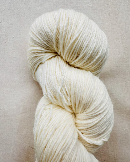 Sockenwolle zum Färben 4-fädig