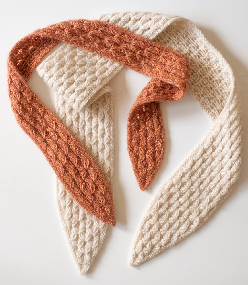 Star Jasmine Mini Scarf von Ksenia Naidyon mit Kinu und Sensai von ITO Yarn 4