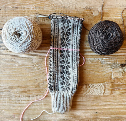 Apricity Socks | Liebesbrief an den Winter aus 1 Class Cashmere von Mayflower Denmark