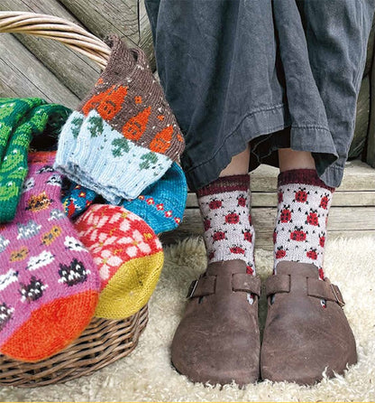 Geniale Motivsocken Stricken | einzigartige Muster zu sommerlichen Themen
