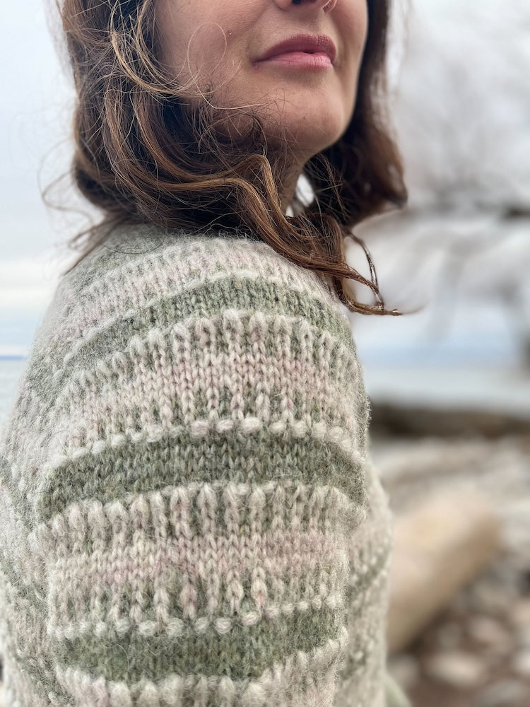 Ulvenknit Björk Sweater mit Plötulopi von Lopi Island Garn 4