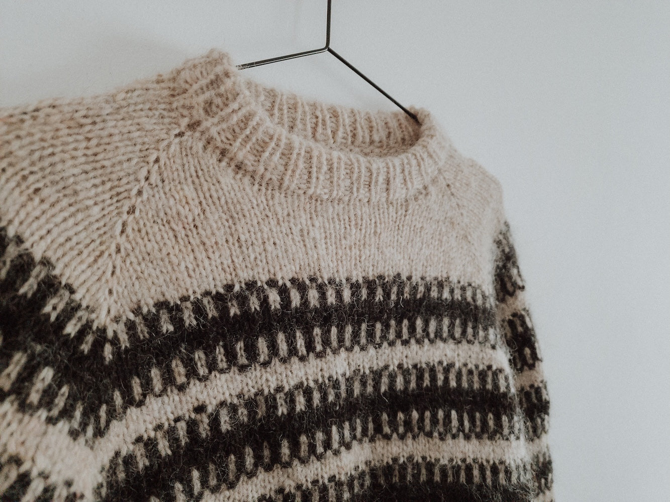 Ulvenknit Björk Sweater mit Plötulopi von Lopi Island Garn 5