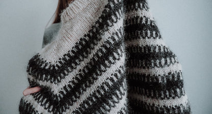 Ulvenknit Björk Sweater mit Plötulopi von Lopi Island Garn 10
