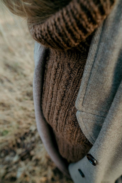 Oakwood Raglan Sweater | feines Zopfmuster aus Plötulopi von Lopi Island