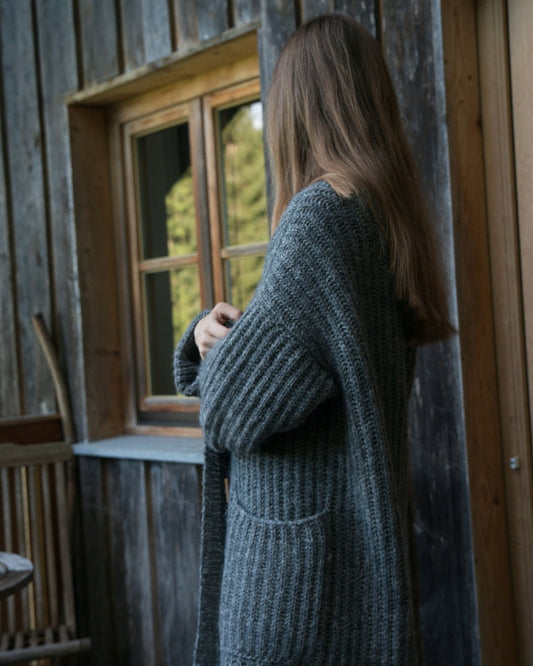 Ulvenknit The Chunkigan mit Plötulopi von Lopi Island und Tynn Silk Mohair von Sandnes Garn 1