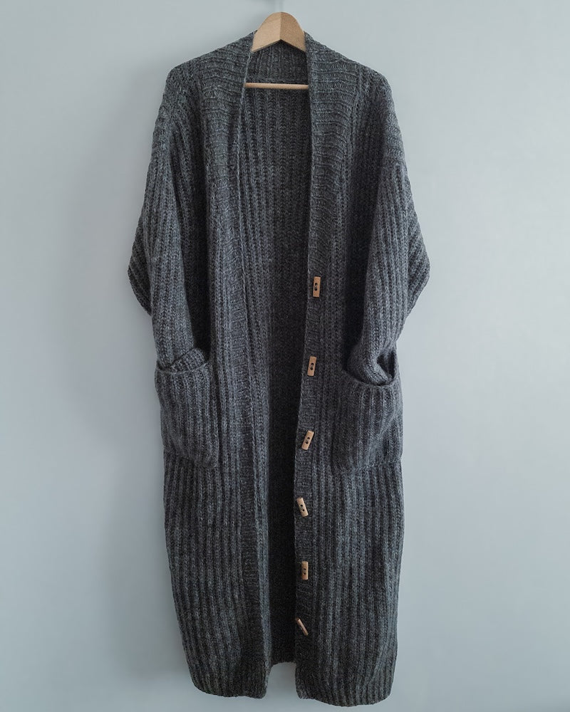 Ulvenknit The Chunkigan mit Plötulopi von Lopi Island und Tynn Silk Mohair von Sandnes Garn 3