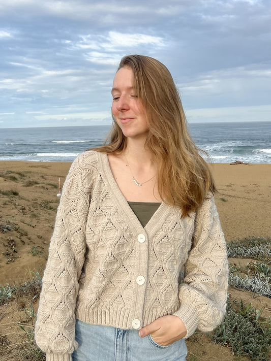 Waves Cardigan | bezaubernde Wellen aus Double Sunday von Sandnes Garn