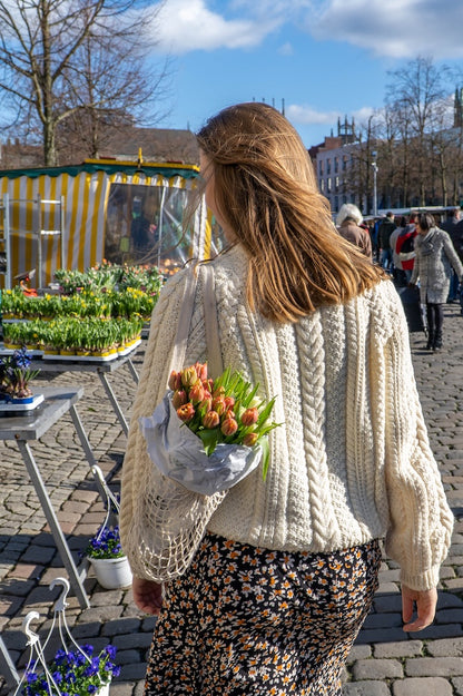 Weekly Market Sweater | enchanting cable pattern from Alpaca Ull by Sandnes Garn