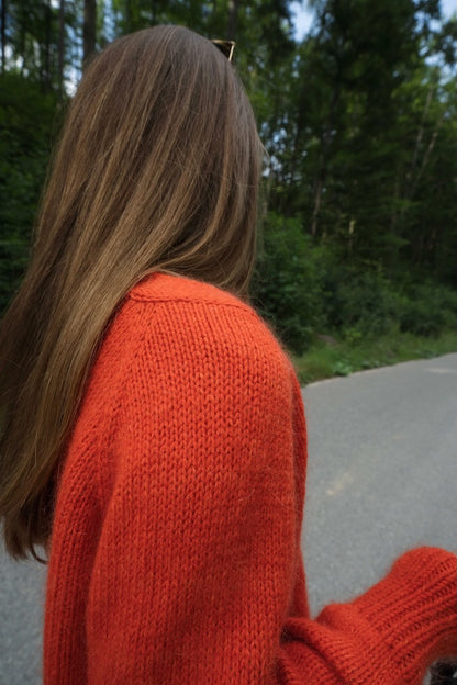 Wayfarer Cardi V | Basic Jacke aus Double Sunday und Tynn Silk Mohair von Sandnes Garn