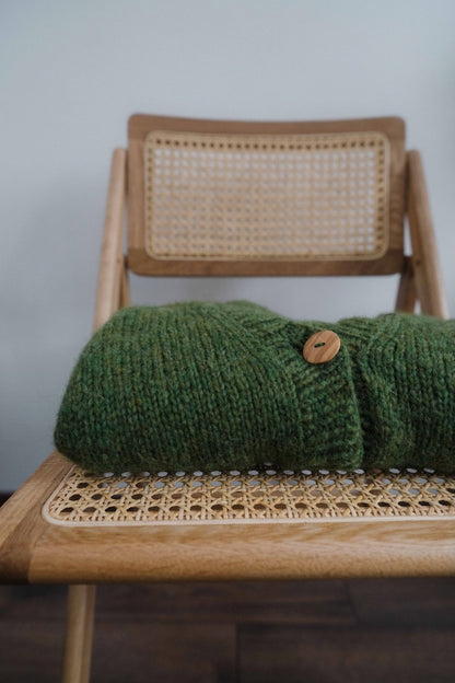 Wayfarer Cardi V | Basic Jacke aus Double Sunday und Tynn Silk Mohair von Sandnes Garn
