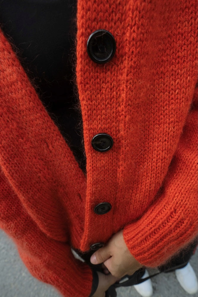 Ulvenknit Wayfarer Cardi V mit Double Sunday und Tynn Silk Mohair von Sandnes Garn 9