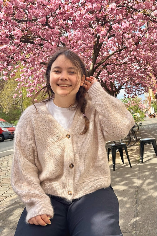 Maja Cardigan von wemadewardrobe mit Ecopuno und Silkhair oder Setasurivon Lana Grossa 1