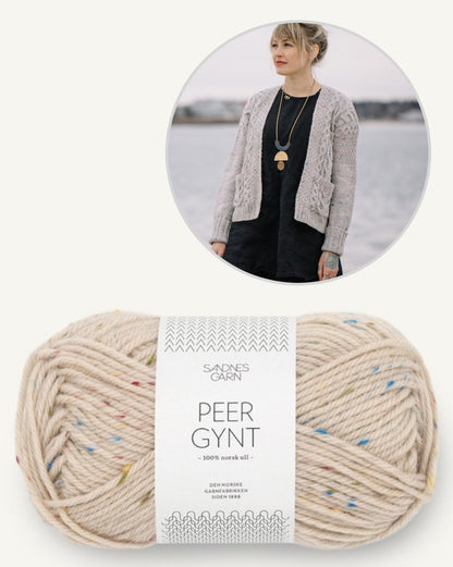 Winters Beach Cardi | robustes Zopfmuster aus Peer Gynt von Sandnes Garn