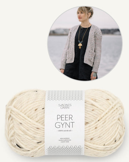 Winters Beach Cardi | robustes Zopfmuster aus Peer Gynt von Sandnes Garn