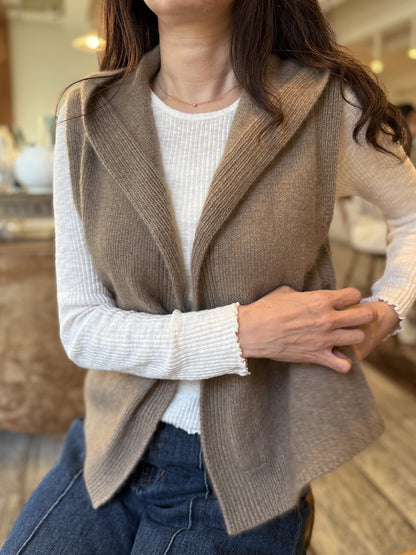Hooded Shawl Vest | super alsidig og ekstremt blød i Classic Cashmere fra Cardiff